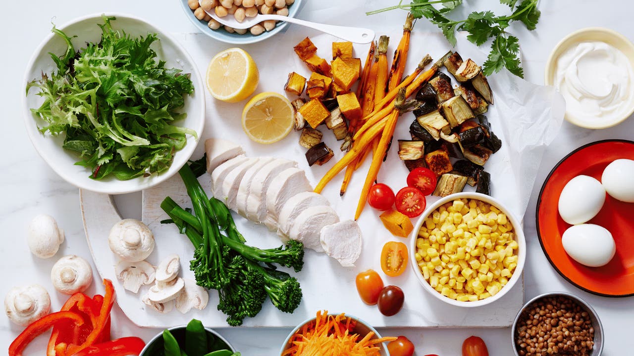 How to build a healthy salad