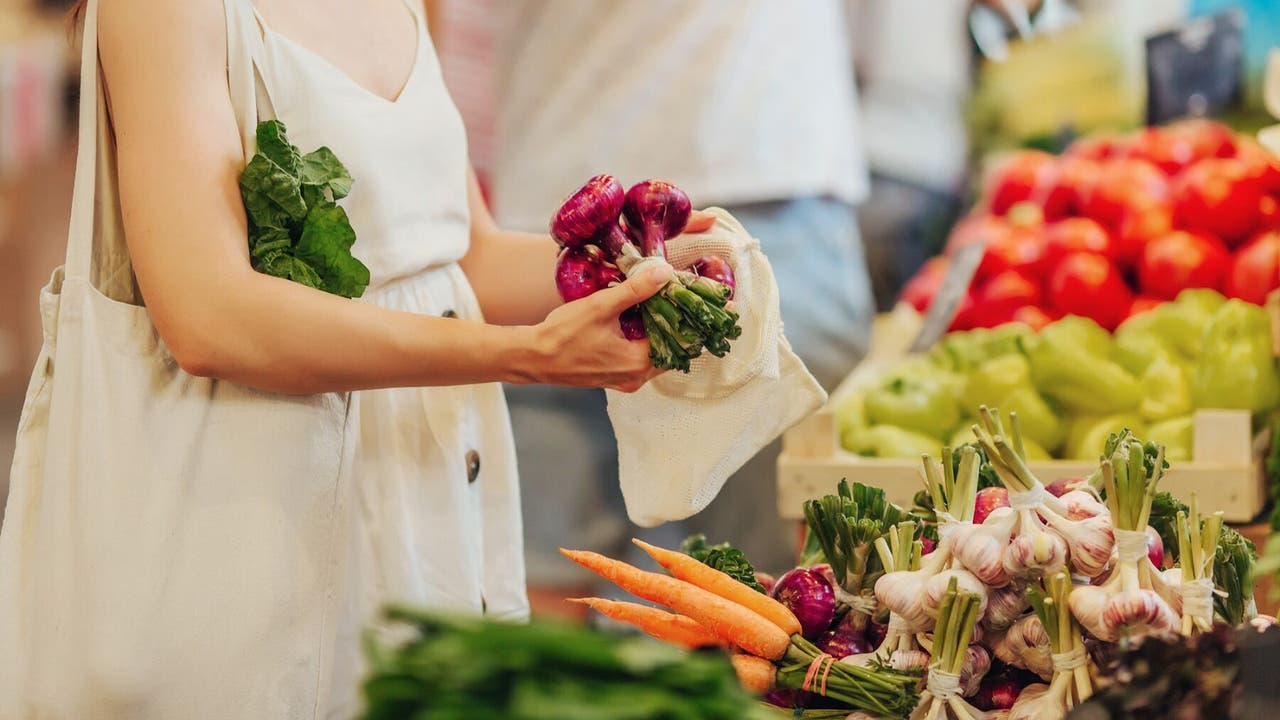 How can I spend less and still eat healthy?