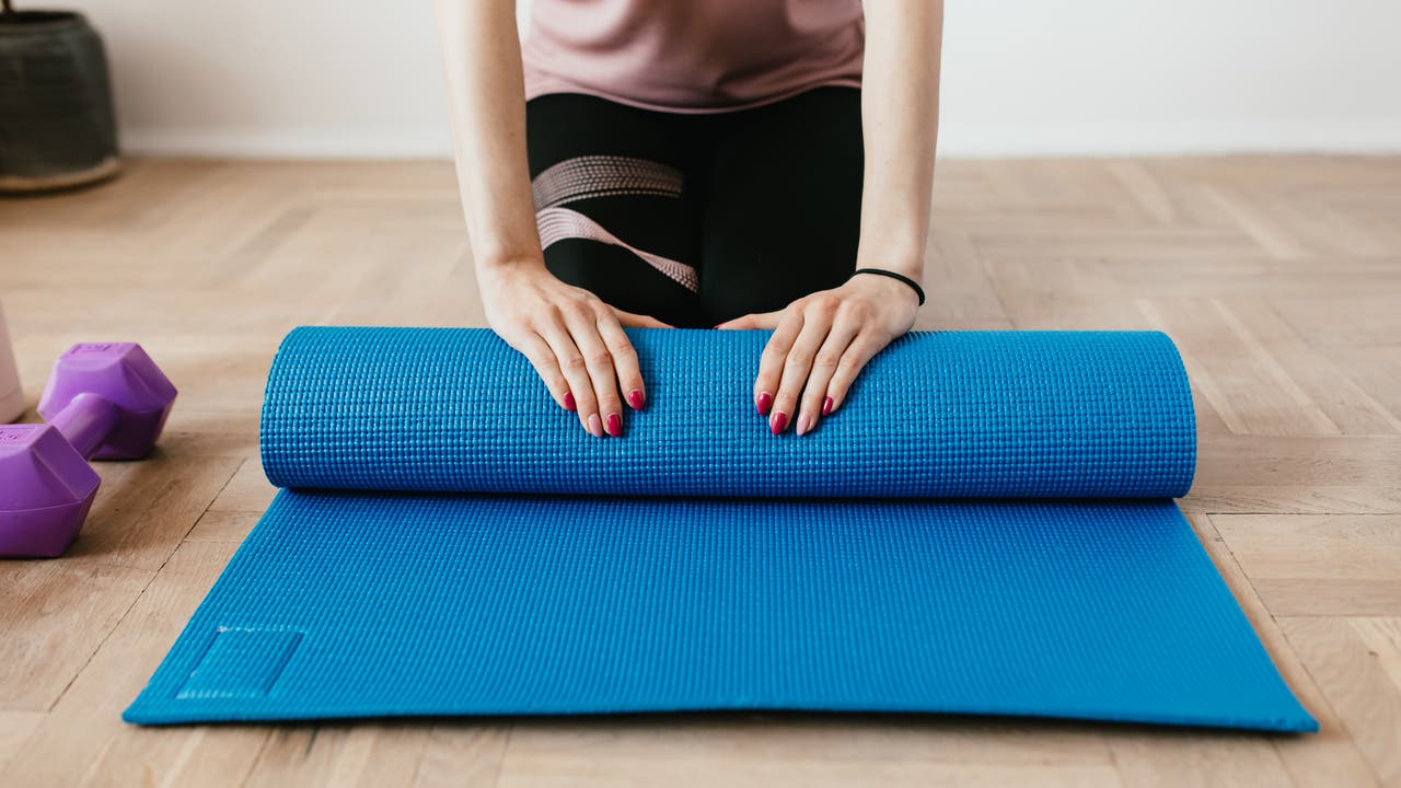 Beginner-friendly Pilates routine for a at home workout