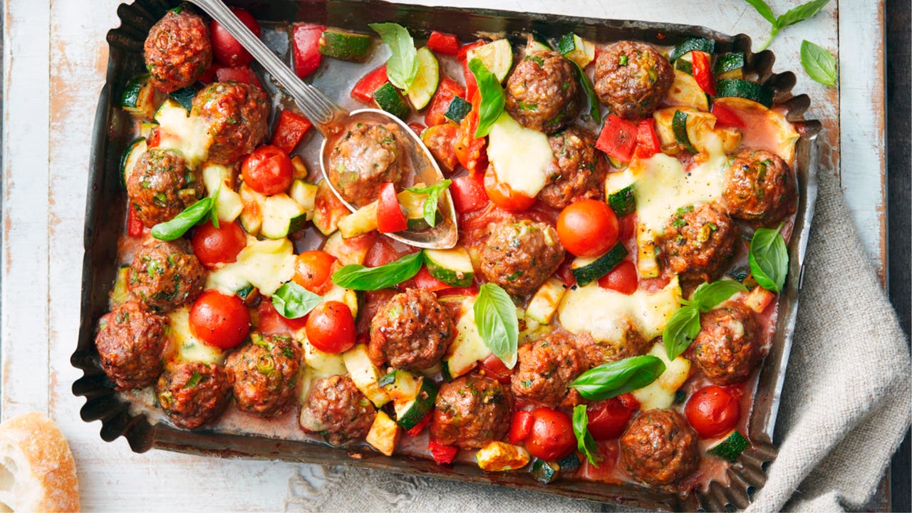 Your 7-day dinner plan: Healthy tray bakes