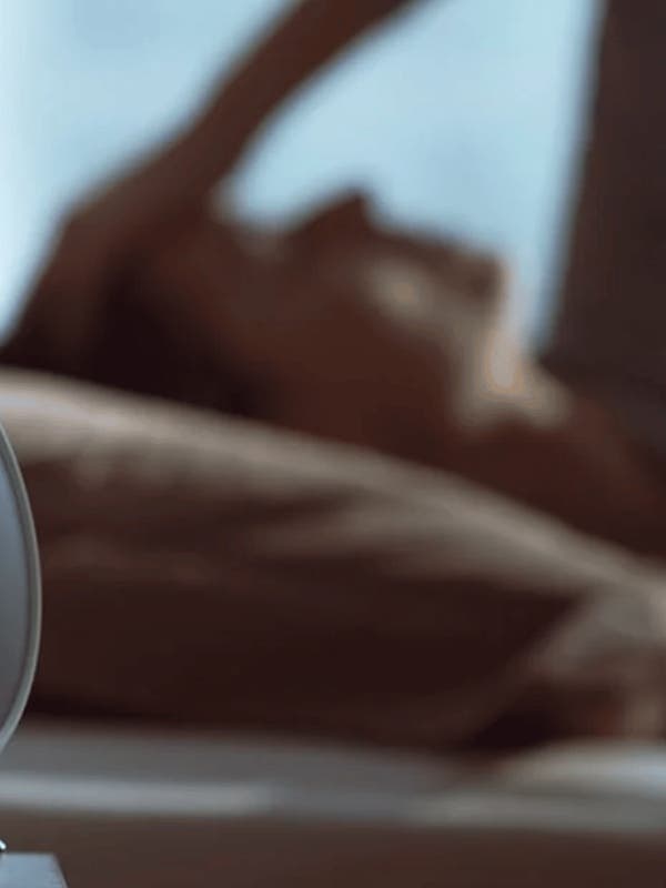 Night sweats: Causes and treatments for men and women