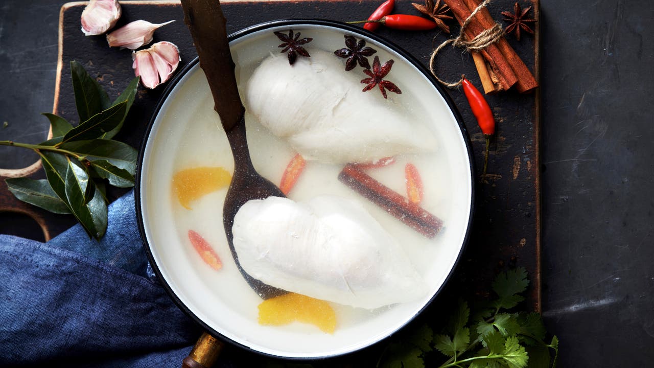 How to poach chicken breast
