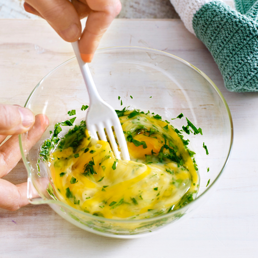 How to cook an omelette step 1 How to cook an omelette step 1