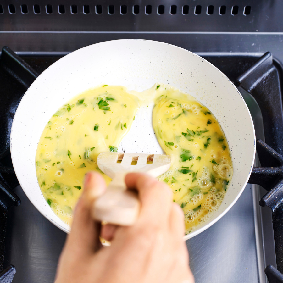 How to cook an omelette step 2 How to cook an omelette step 2