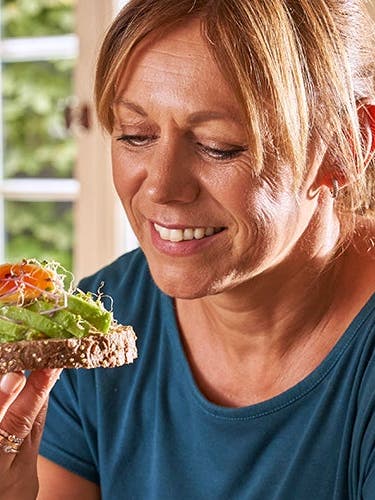 Un régime pauvre en glucides fait-il vraiment maigrir plus vite ?