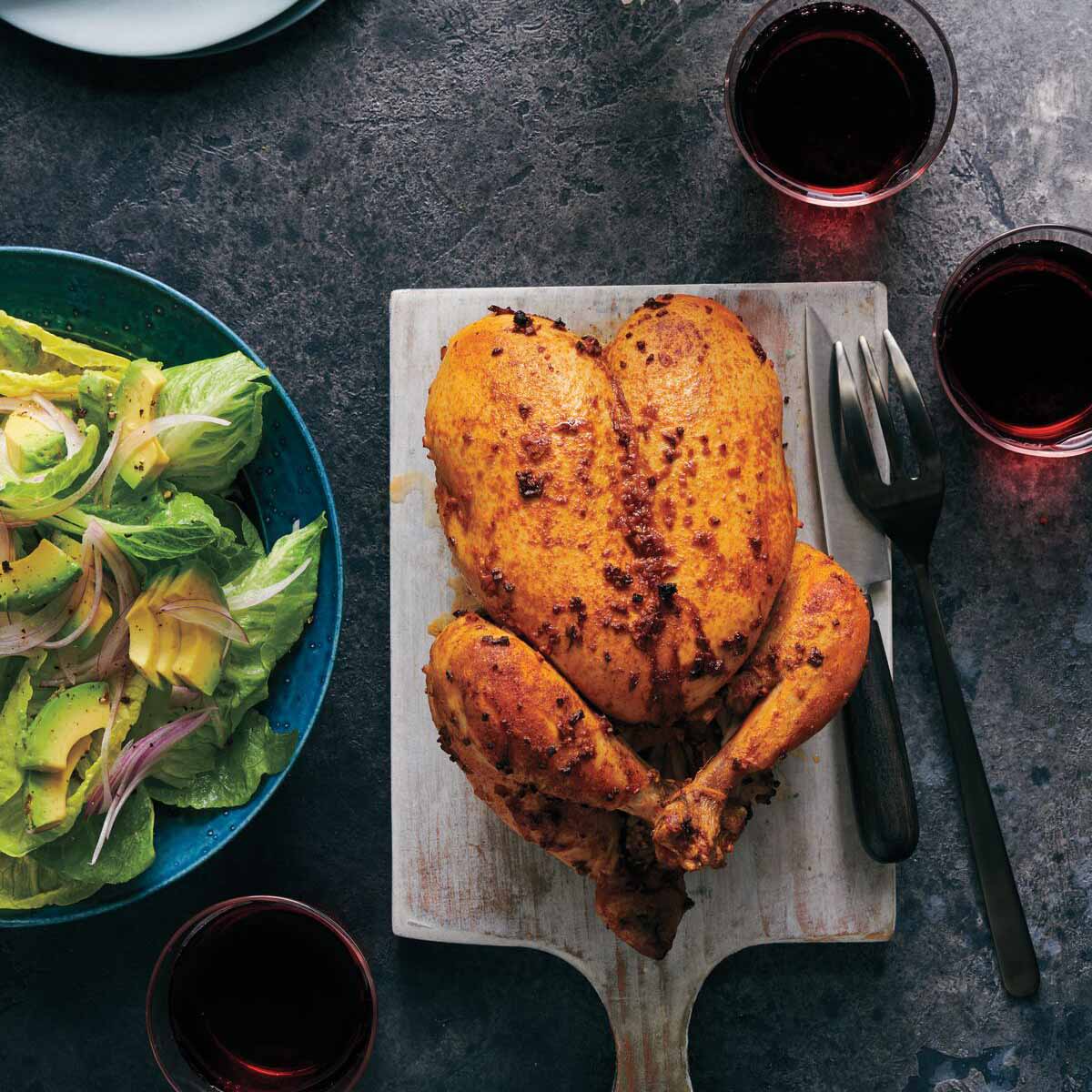 Poulet rôti à la péruvienne avec salade d’avocat