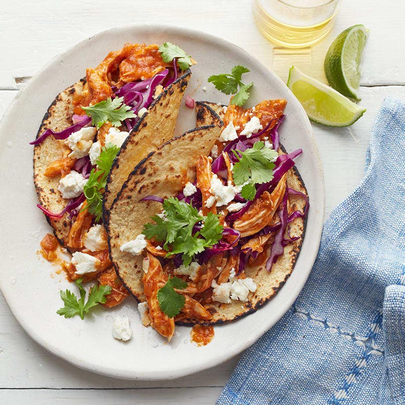 TACOS SOUPLES DE POULET ÉPICÉ AVEC FROMAGE DE CHÈVRE