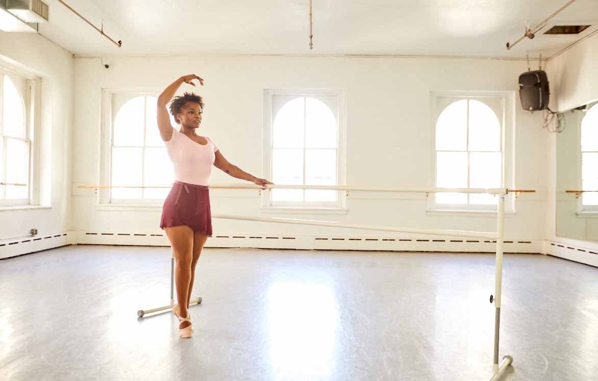 Modelez vos jambes avec cet entraînement de ballerine