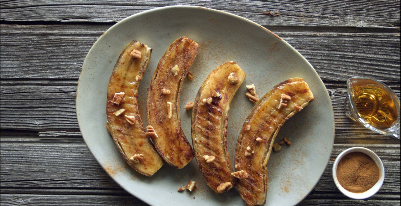 Bananes grillées à l’érable et aux pacanes