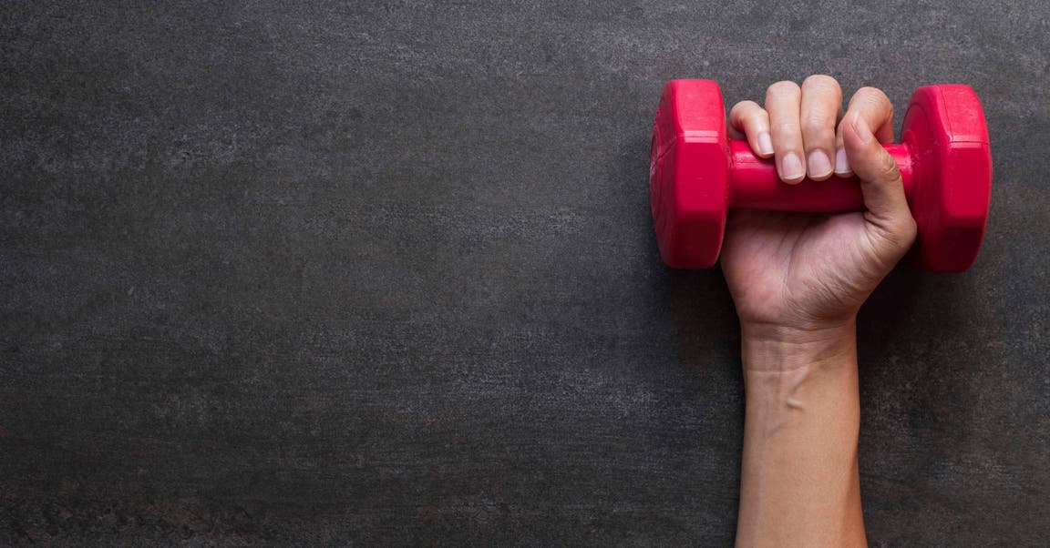 Un guide à l’intention des débutants pour faire de l’exercice avec des poids