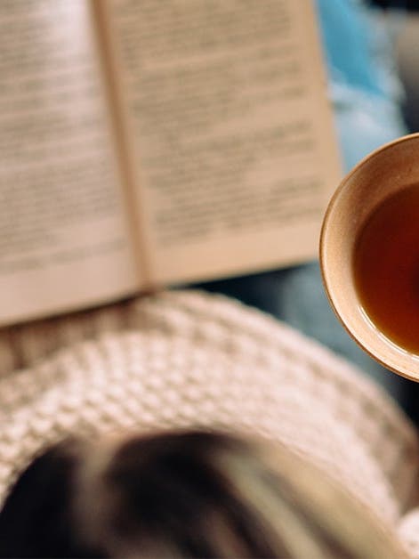 Les bienfaits du thé pour la santé : installez-vous confortablement avec une tasse de votre thé préféré