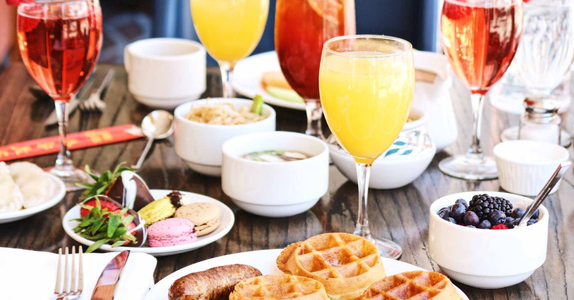4 Summery brunch cocktail ideas (and how to make them alcohol-free for everyone to enjoy!)
