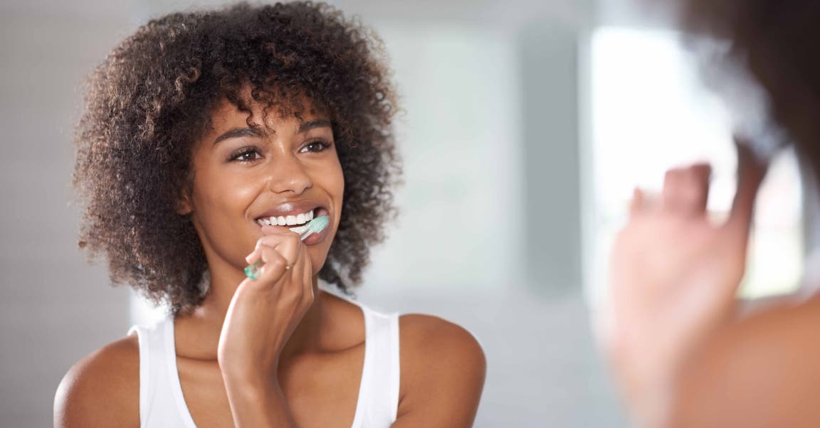 Exercices astucieux à faire pendant le brossage des dents
