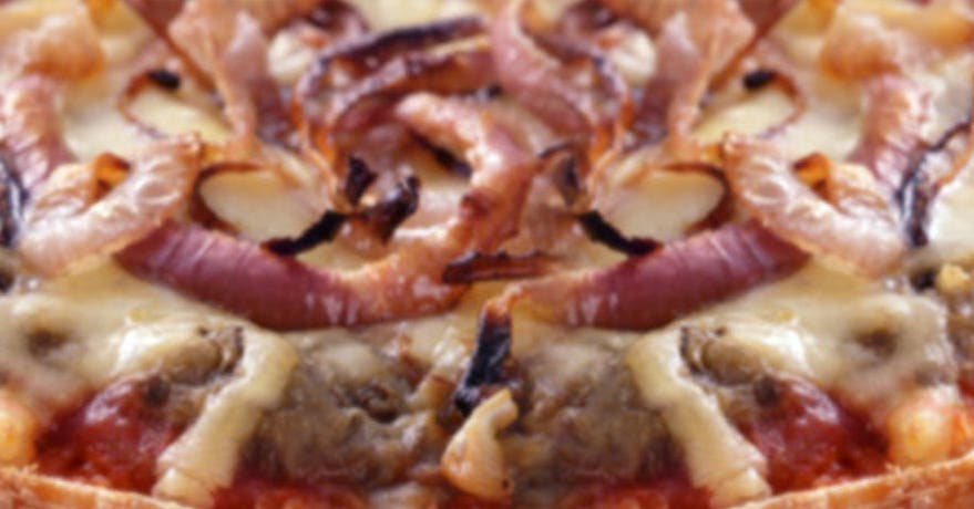 Pizza pita à l'aubergine rôtie et au fontina