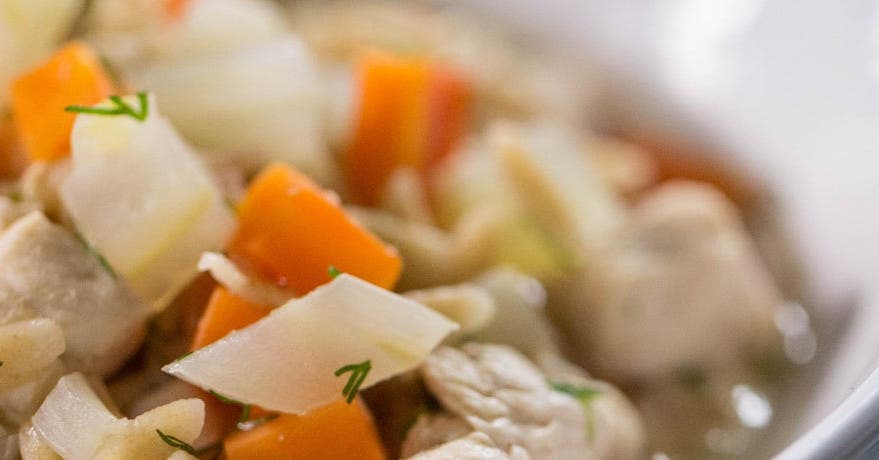 Soupe à l’orzo, aux légumes et au poulet