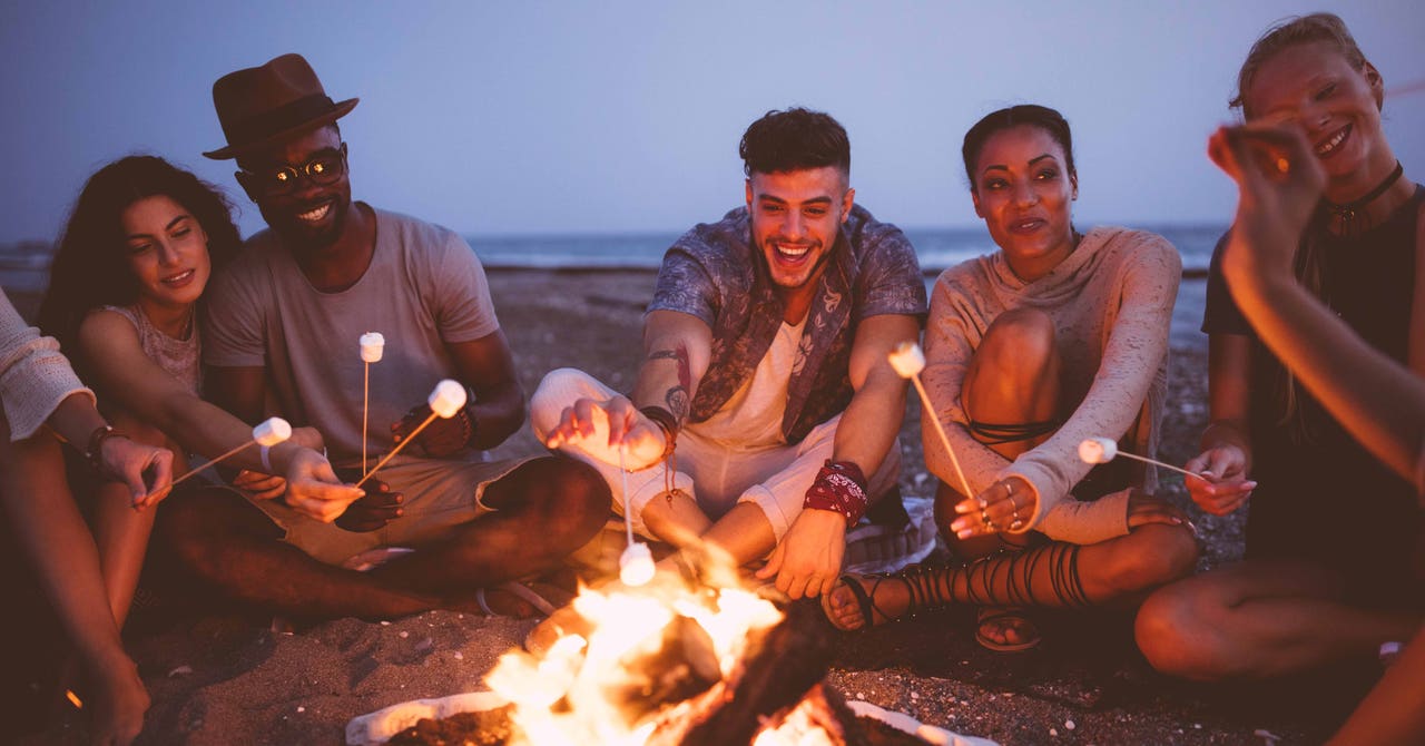 La cuisine sur feu de camp