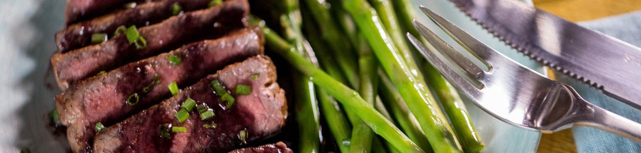 Filet Mignon with Red Wine Sauce
