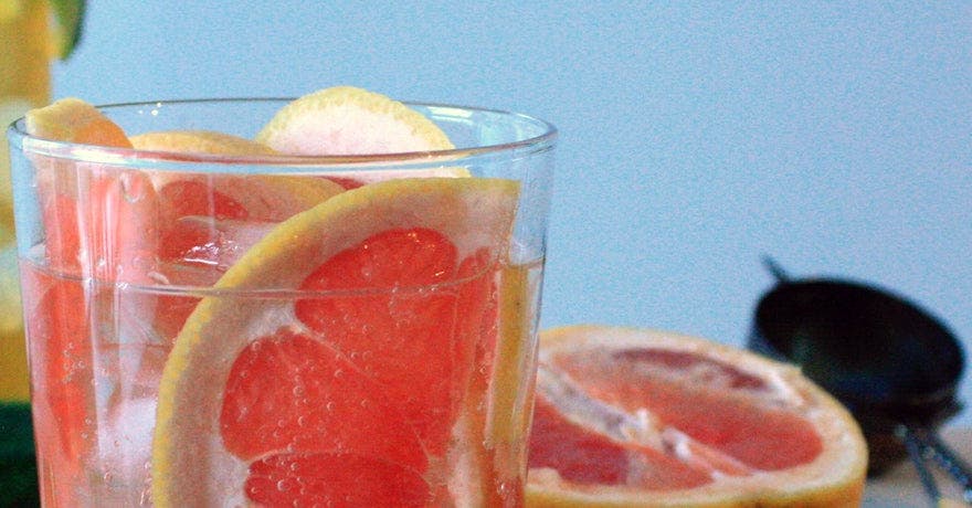 Santé! A Guide to Slimmer Cocktails