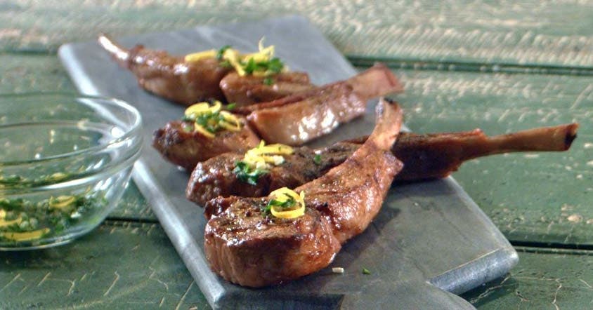Côtelettes d’agneau épicées avec gremolata