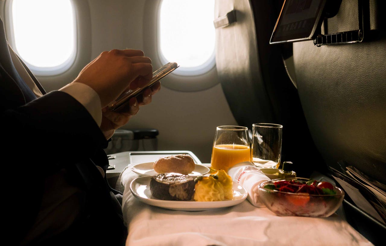 5 Tips for Healthier Mid-Air Meals