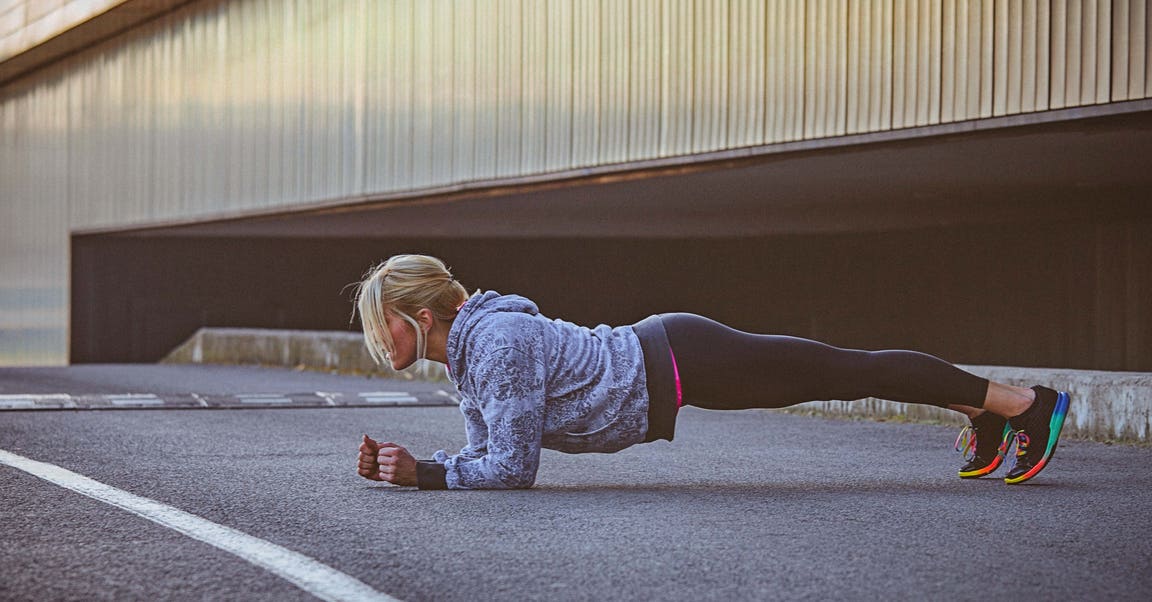 <strong>Forearm Plank</strong>
