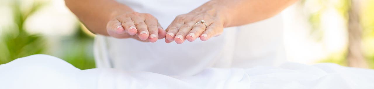 Les mains qui guérissent : découvrez le reiki