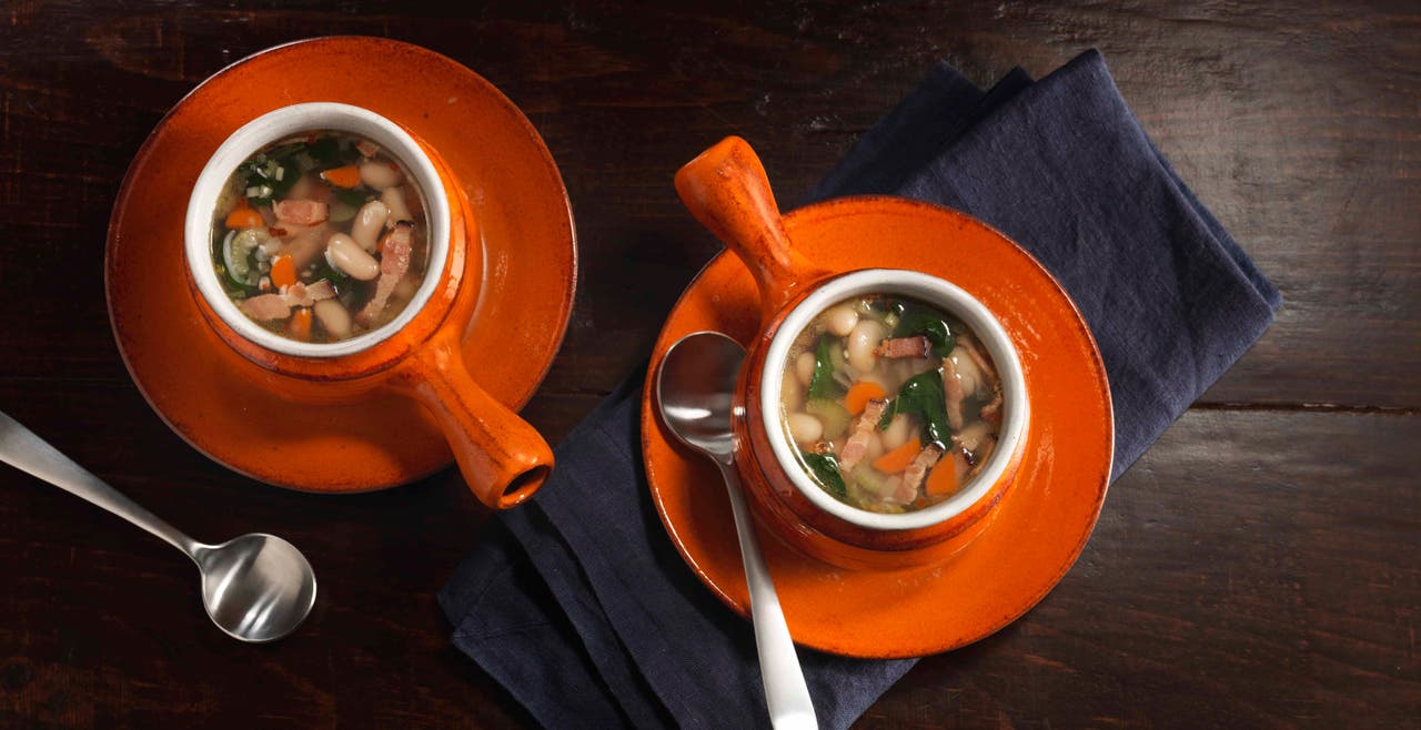 Soupe au chou frisé de Toscane et aux haricots blancs