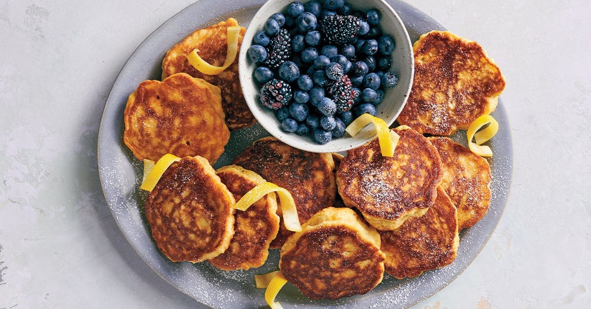 Crêpes épaisses et minces, gaufres et pain doré