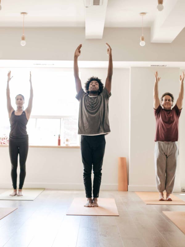 Pourquoi le yoga et le cardio devraient faire partie de votre routine d’entraînement