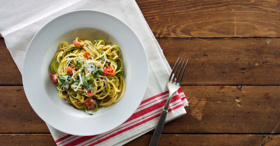 <strong>Zucchini Noodles with Tomato and Basil Cream Sauce</strong>