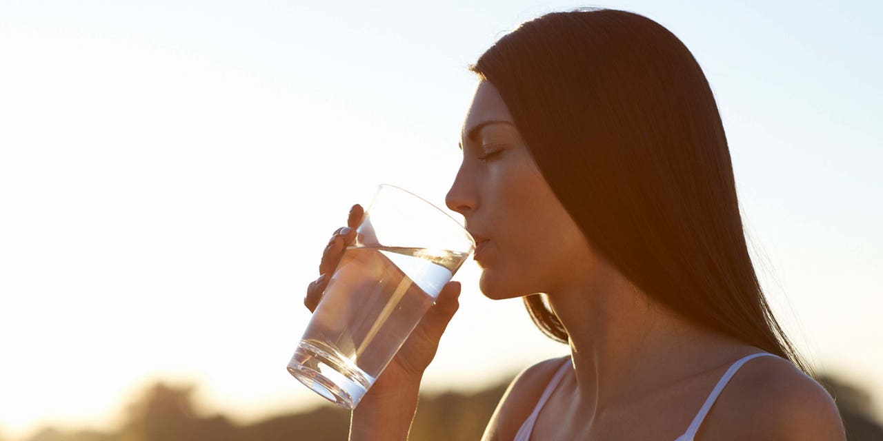 Boire de l’eau peut-il t’aider à perdre du poids ?