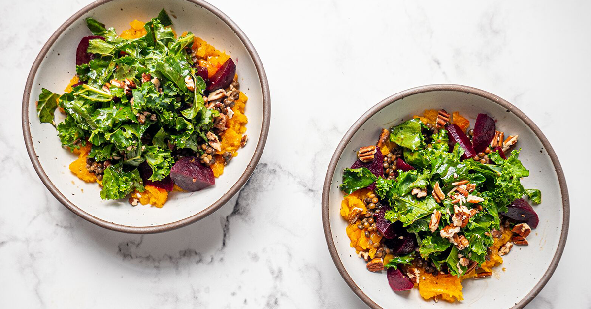 Risotto aux marrons et à la courge dans un bol