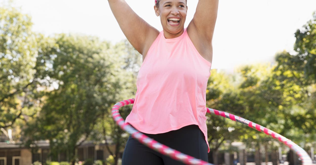 Hula-Hoop-Übungen: Einfaches Workout für Anfänger