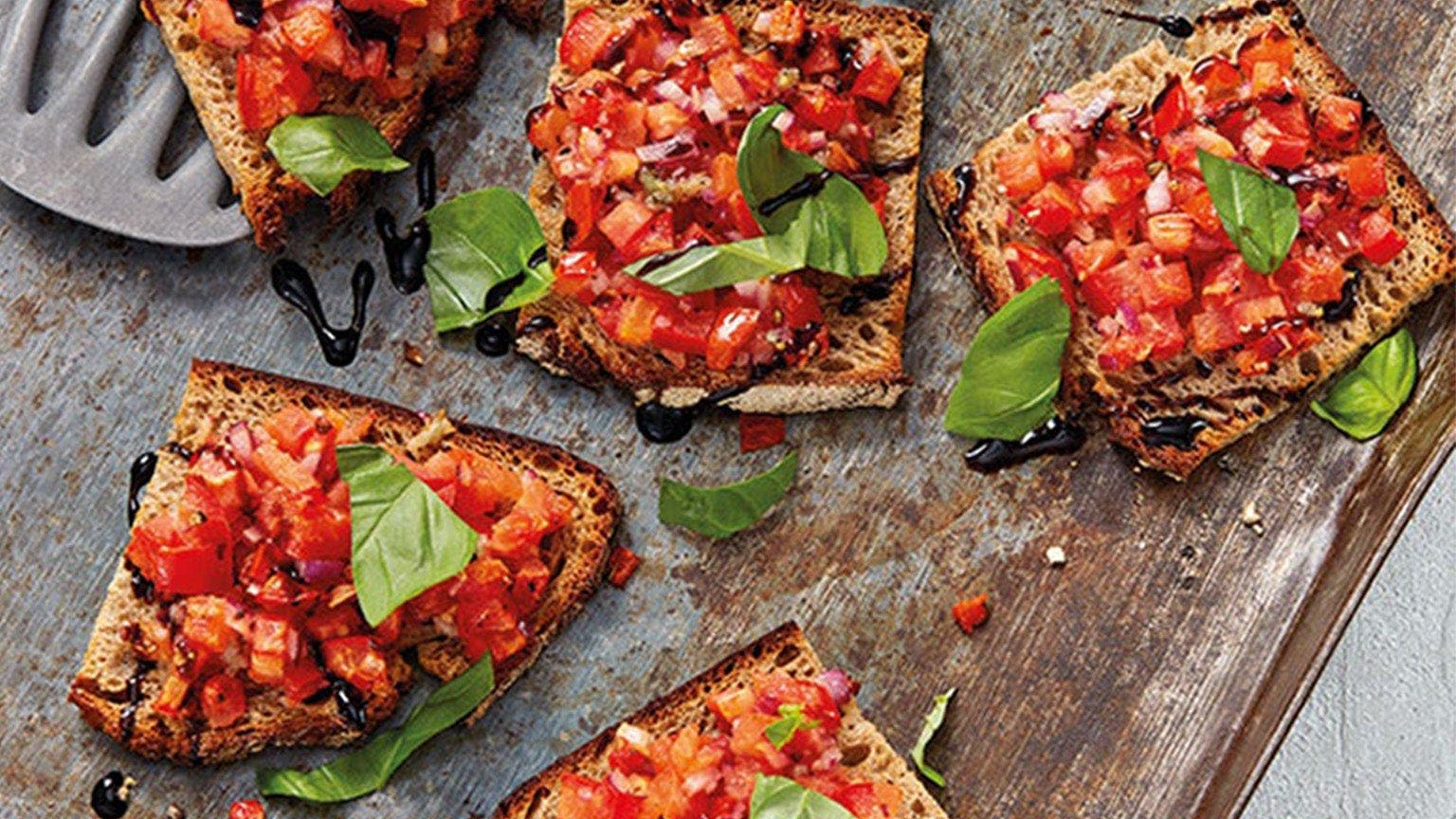 La bruschetta aux tomates