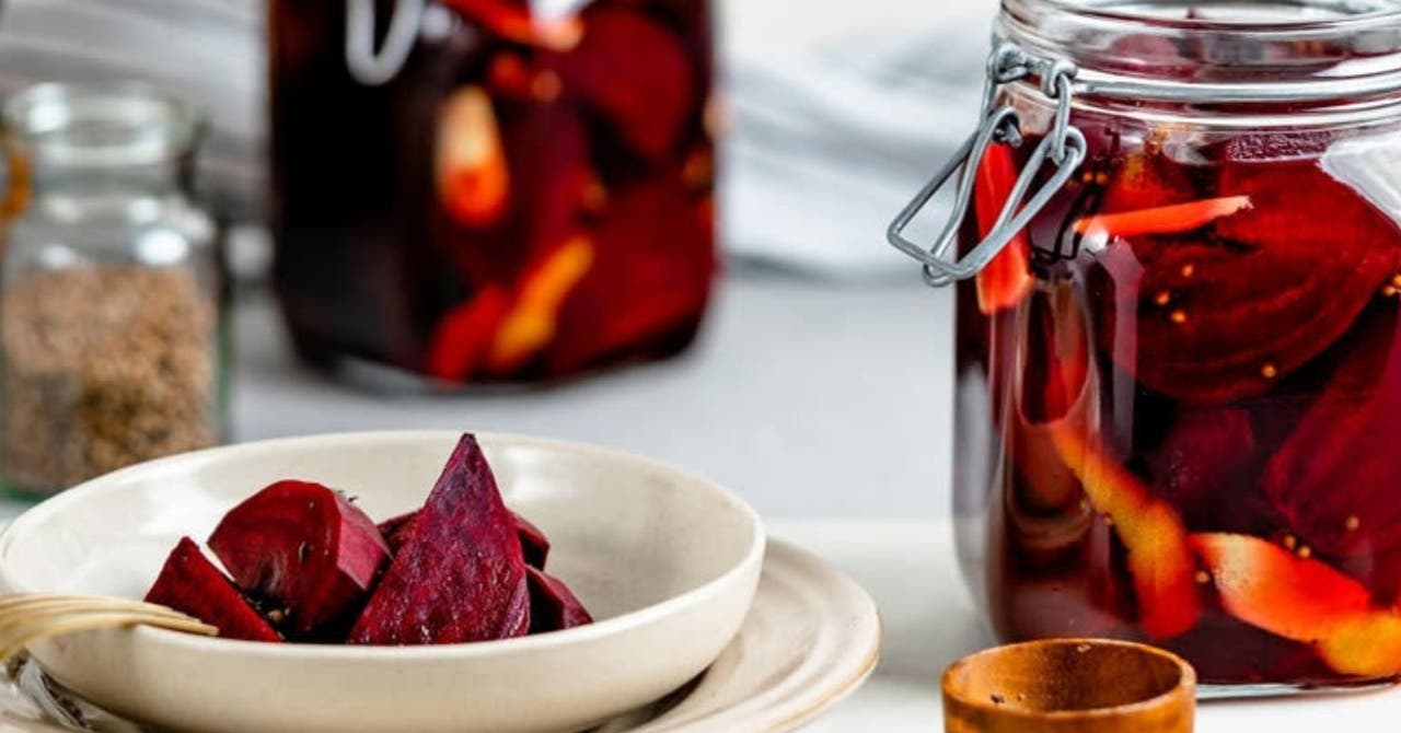 Des betteraves rouges fermentées