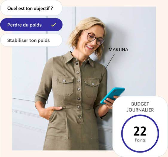 Martina, membre WW, consulte son smartphone