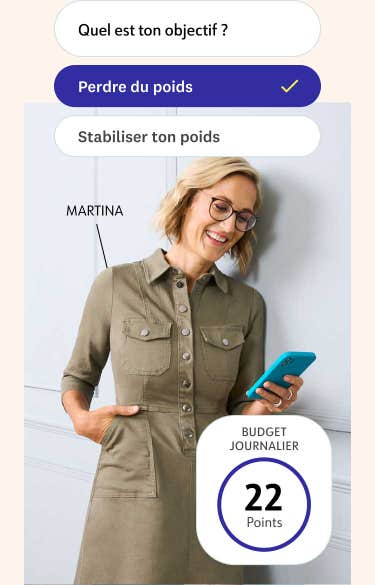 Martina, membre WW, consulte son smartphone