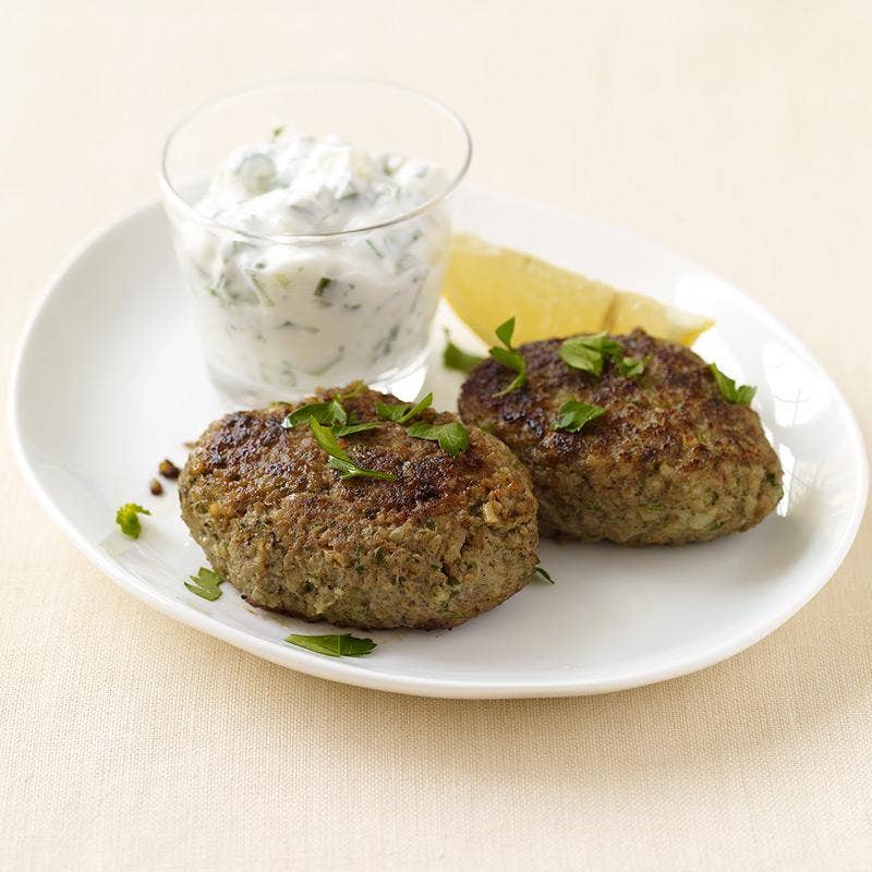 Kibbeh mit Joghurtsauce