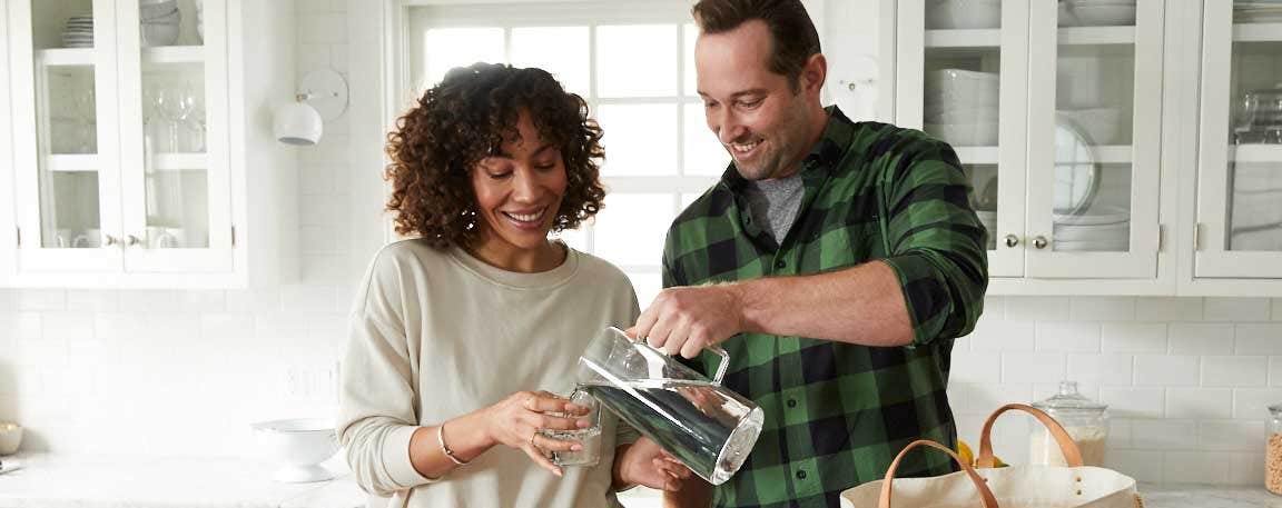 Ist Wasser trinken gesund? Kann man mit Wasser abnehmen?