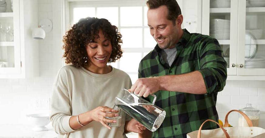 Ist Wasser trinken gesund? Kann man mit Wasser abnehmen?