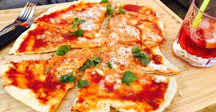 Unsere Redaktion unterwegs für dich: Pizza von dem Grill