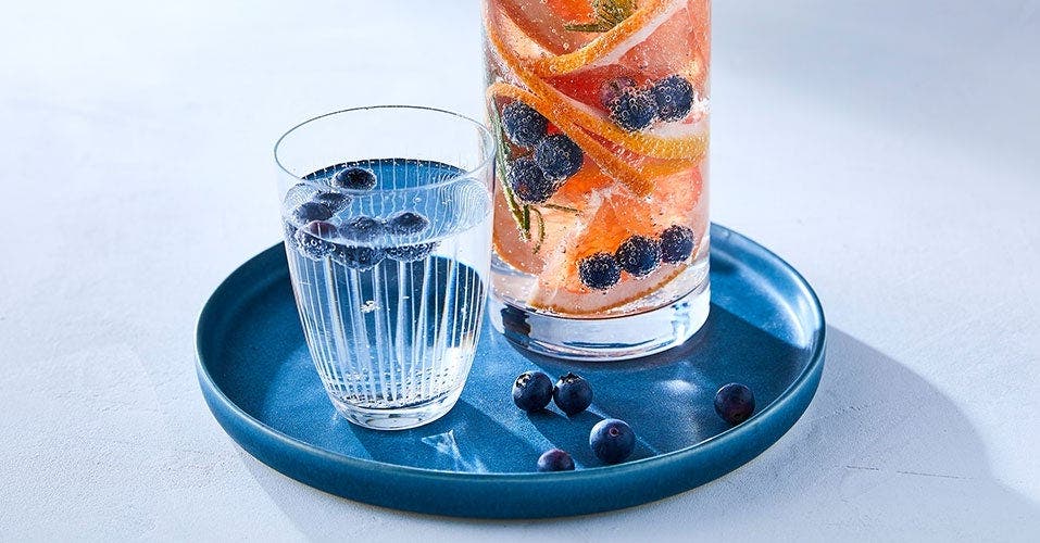 Wie viel Wasser soll man am Tag trinken?