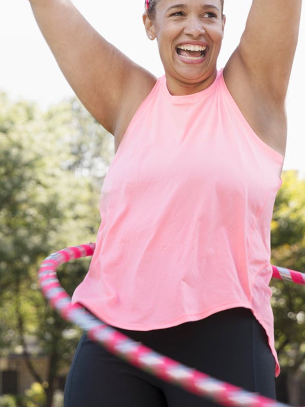 Hula-Hoop-Übungen: Einfaches Workout für Anfänger
