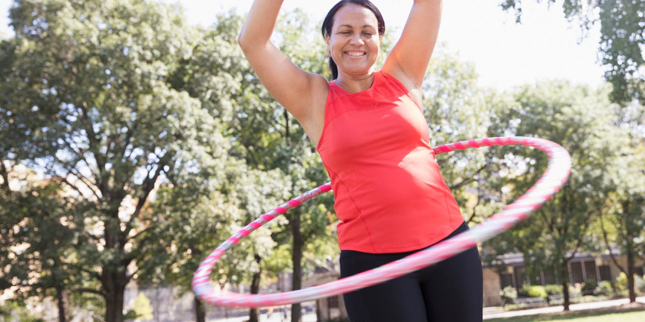 Hula-Hoop lernen für Anfänger: Mit diesen Tipps startest du durch