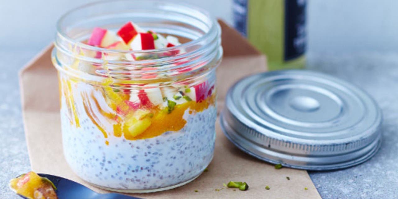 Apfel-Chia-Pudding im Glas