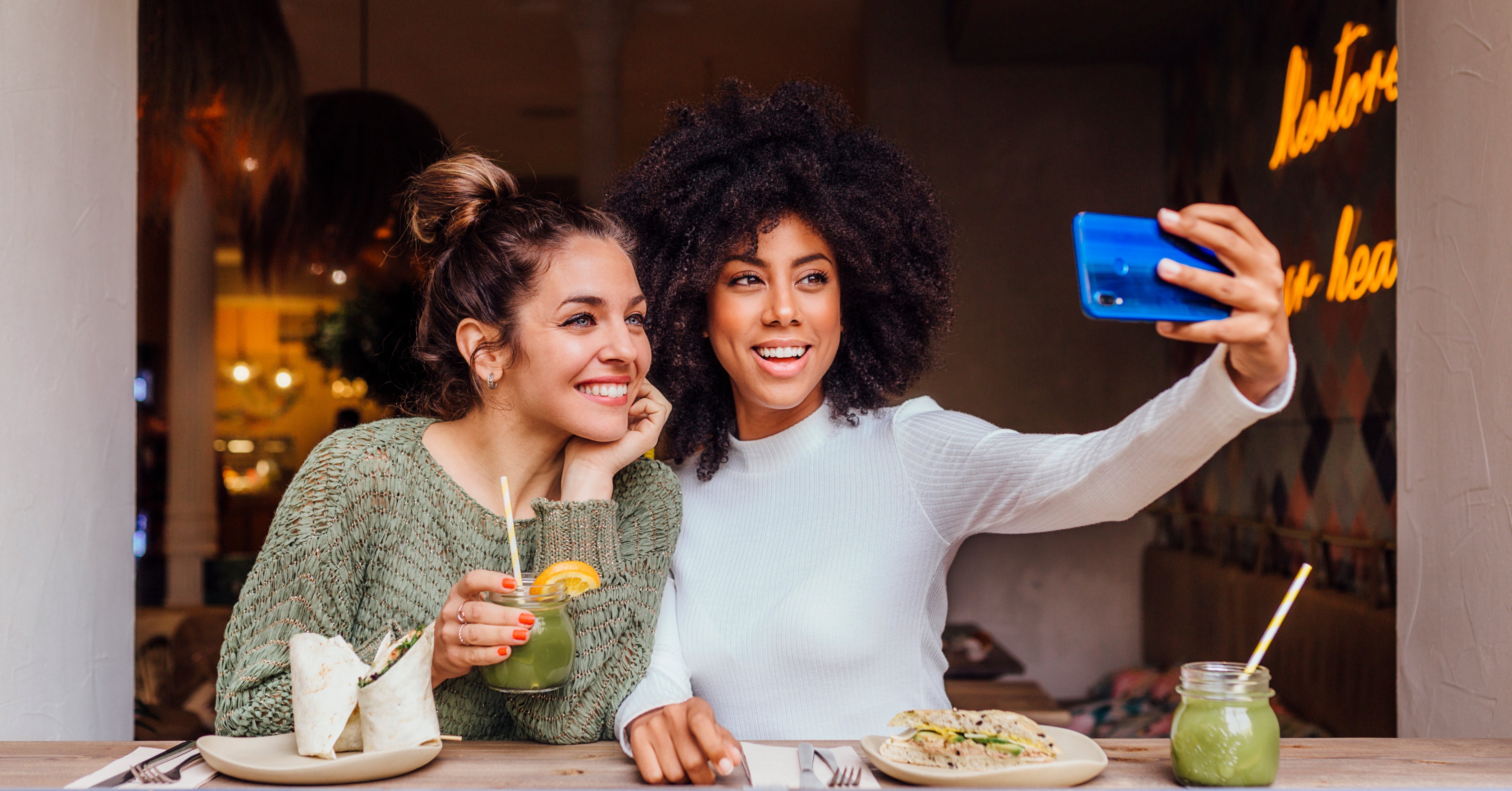 Comment enregistrer vos repas et rester sur la bonne voie lorsque vous mangez à l'extérieur ?