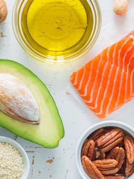Sélection d'aliments riches en bons lipides