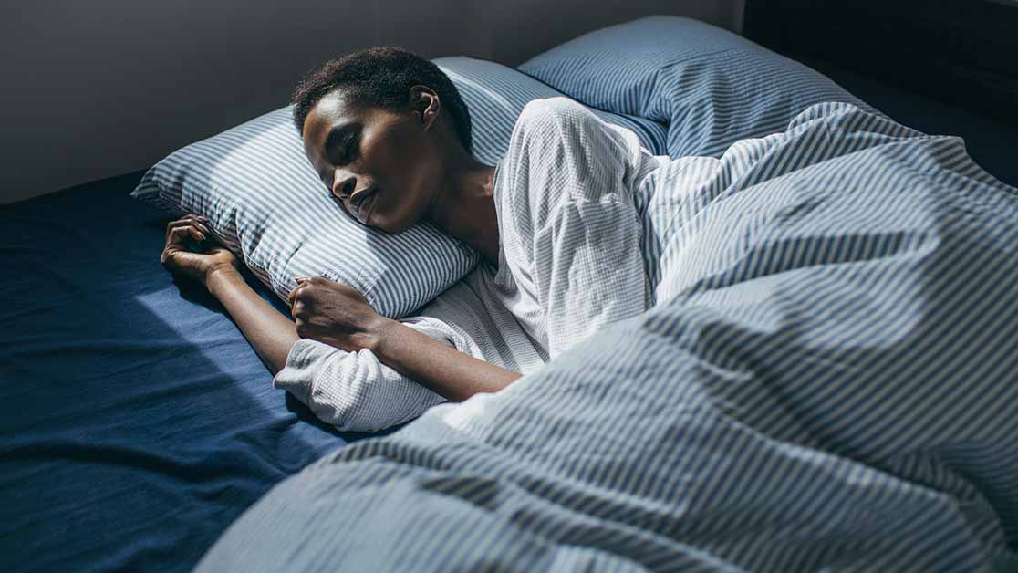 Mélatonine : les bienfaits potentiels sur le sommeil sont-ils à la hauteur des effets secondaires ?