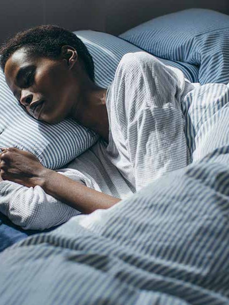 Mélatonine : les bienfaits potentiels sur le sommeil sont-ils à la hauteur des effets secondaires ?