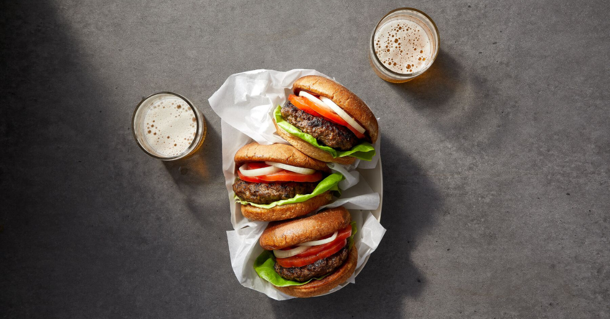 Genieten van comfort food zoals hamburgers